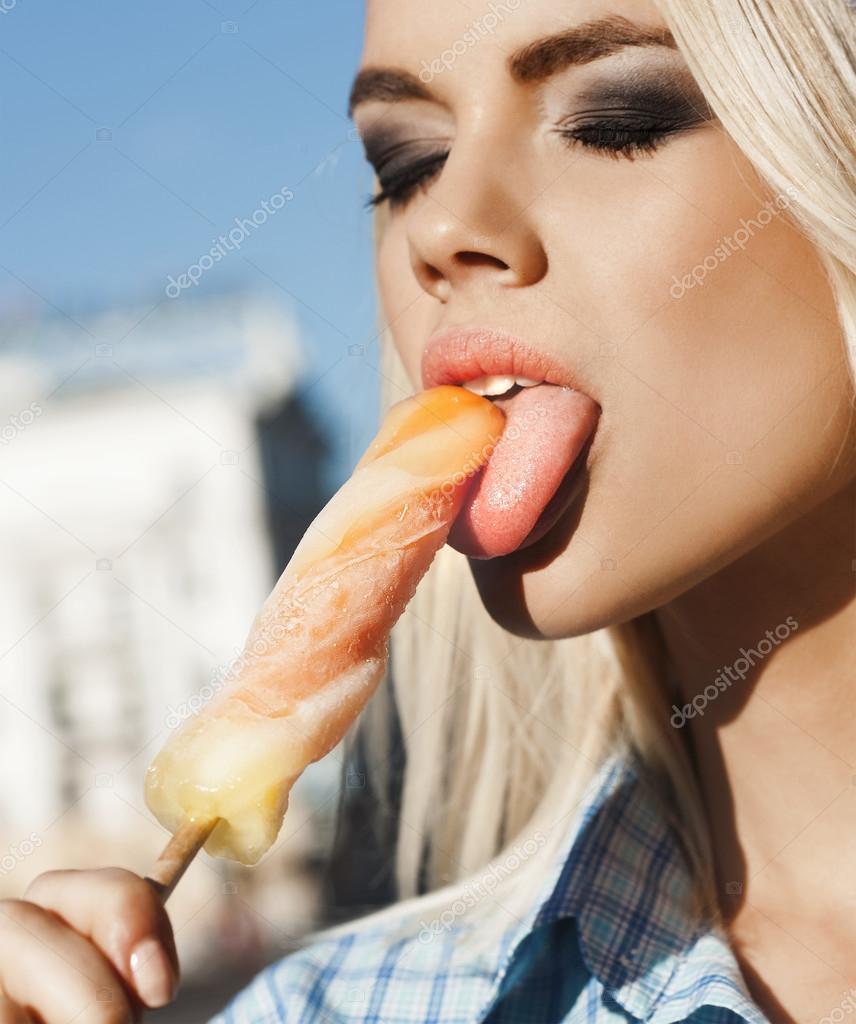 Sexy Licking 60