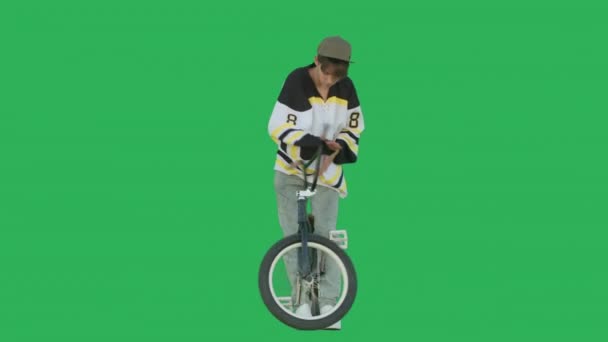 Vélo Extrême Gars Portant Maillot Hockey Tournant Roue Vélo Bmx — Video