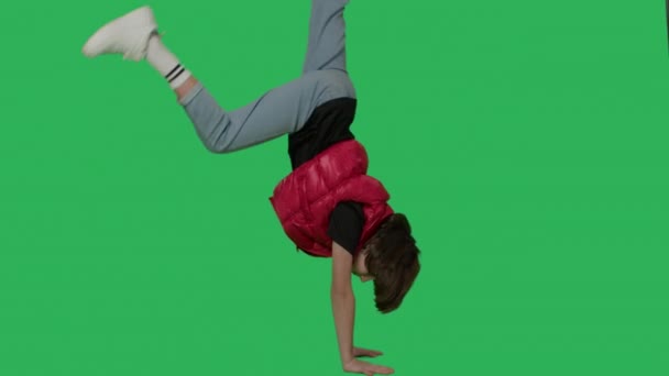 Teen girl does upside down pushups — Wideo stockowe