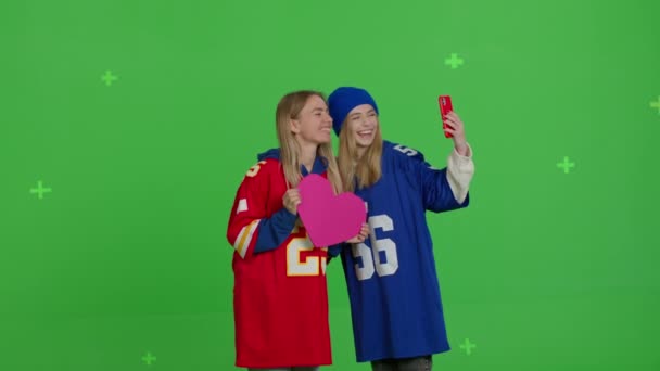 Two caucasian girls making selfie — 비디오