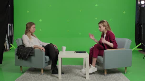 精神療法セッションの女性患者と女性心理学者は — ストック動画