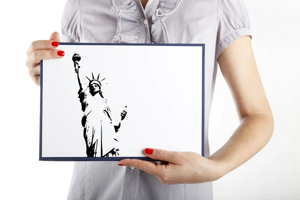 Γυναίκα που κρατά την Νέα Υόρκη με το άγαλμα της ελευθερίας — Φωτογραφία Αρχείου