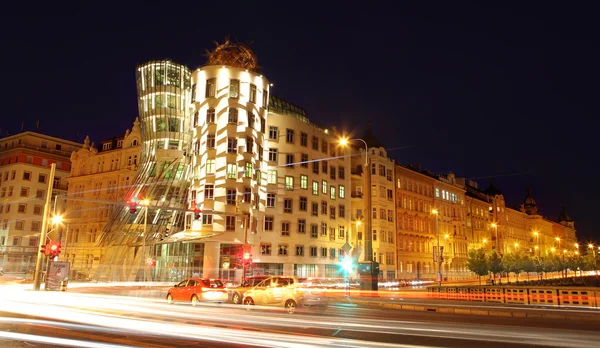 Famous dancing house building in Prague, Czech Republic, Europe — Stock Photo, Image