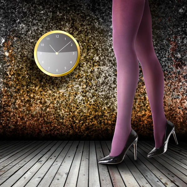 Woman's Legs Wearing Pantyhose and High Heels — Stock Photo, Image