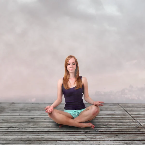 Meditação menina — Fotografia de Stock