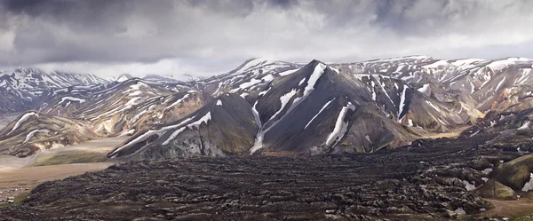 Panoramablick Berge in Island, landmannalaugar — Stockfoto