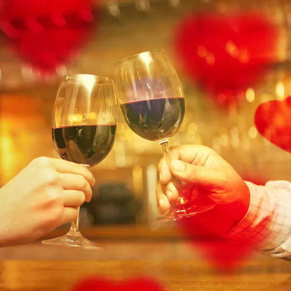 Valentýna koncept s vínem a brýle — Stock fotografie