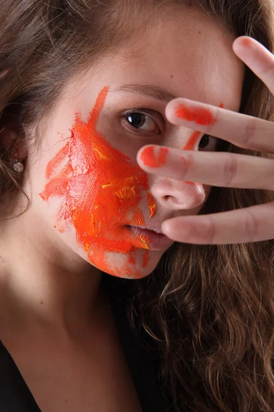 Mujer joven con arte facial — Foto de Stock