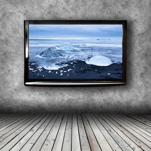 TV de plasma na parede da sala — Fotografia de Stock