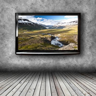 plazma tv duvardaki odadan