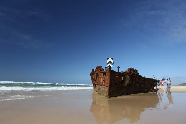马希诺沉船，弗雷泽岛，昆士兰澳大利亚 — 图库照片