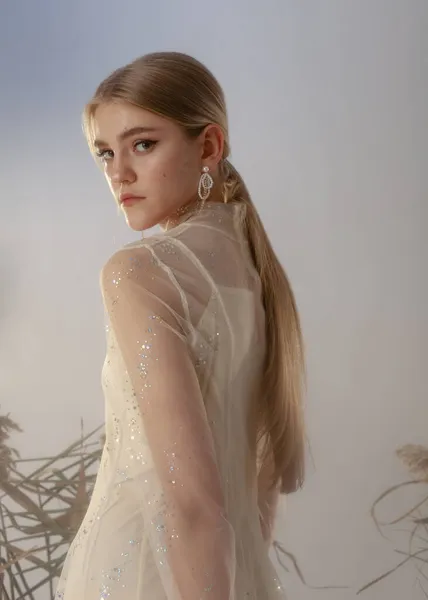 Portrait Beautiful Blonde Wedding Dress — Stock Photo, Image