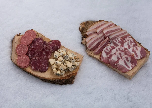 Salumi Vino Tavola Legno — Foto Stock