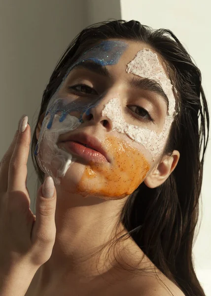 Portrait Beautiful Girl Mask Cleansing Skin Her Face — Stock Photo, Image