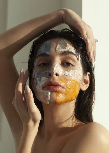 Portrait Beautiful Girl Mask Cleansing Skin Her Face — Stock Photo, Image