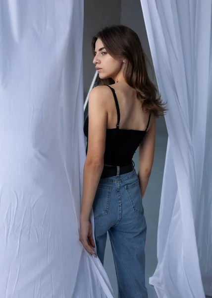 Fille Mince Jeans Légers Haut Noir — Photo