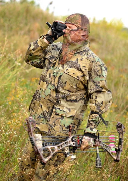 Modern Bow Hunter — Stock Photo, Image