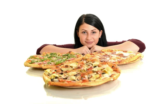 Vacker flicka äter pizza till lunch isolerad på vit — Stockfoto