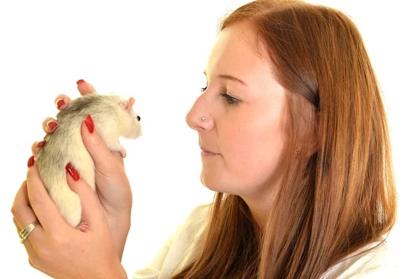 Kvinna med hennes sällskapsdjur råtta — Stockfoto