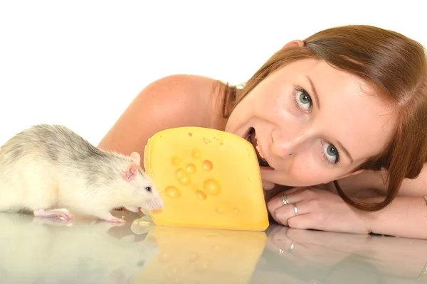 Femme avec son rat animal de compagnie — Photo