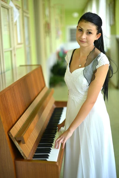 Sposa pianoforte — Foto Stock