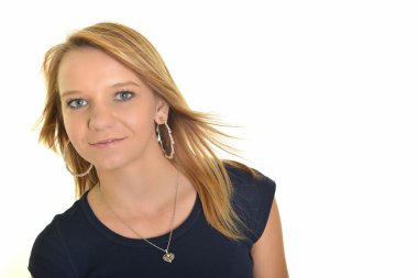 Gülümseyen kadın portresi