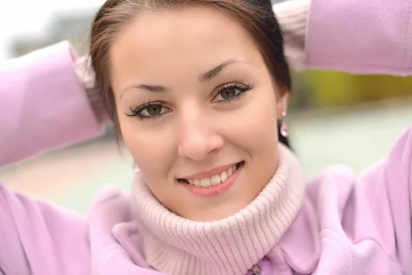 Retrato de mulher de outono na cidade — Fotografia de Stock