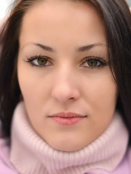 Herfst vrouw portret in stad — Stockfoto