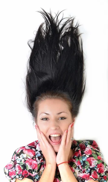 Mulher com beleza cabelo castanho longo posando no estúdio — Fotografia de Stock