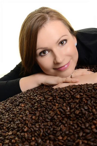 Koffie. mooi meisje in de koffie — Stockfoto