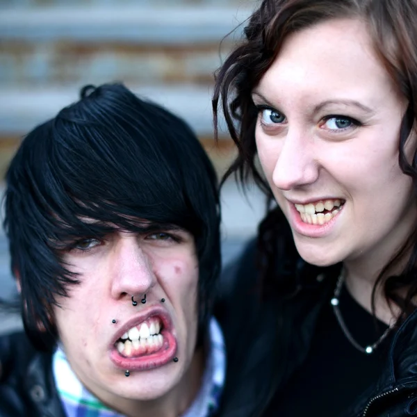 Outdoor portrait of a punk couple — Stock Photo, Image