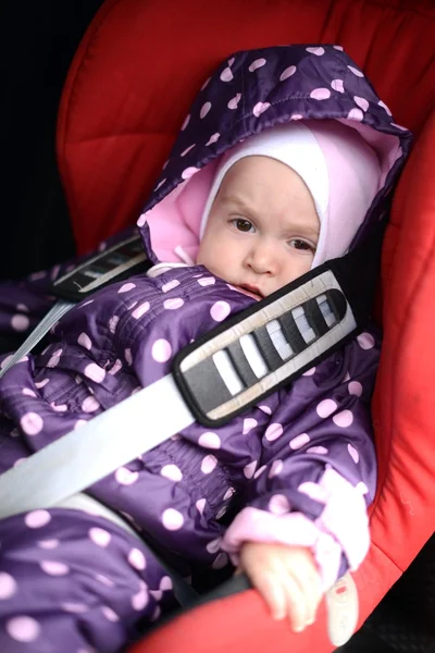 Bebé en asiento de coche — Foto de Stock