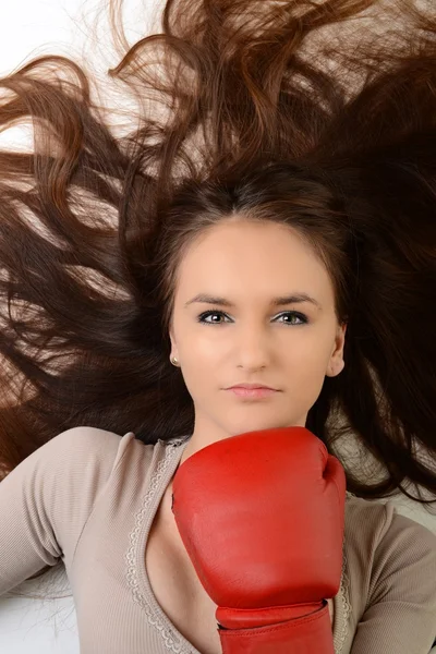 Сексуальная женщина-боксер — стоковое фото