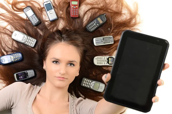 Mujer hermosa joven con teléfonos celulares —  Fotos de Stock