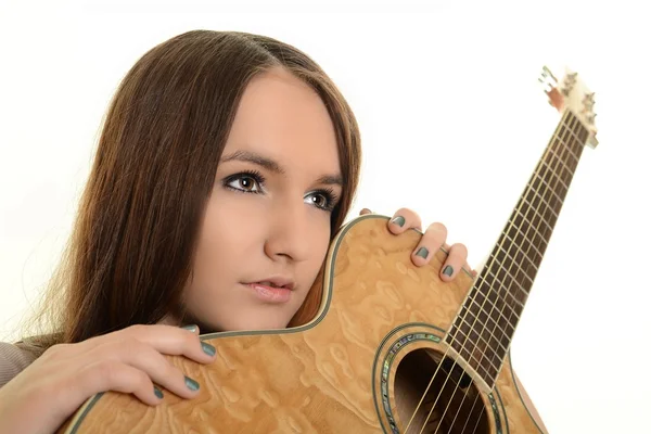 Menina bonita tocando guitarra — Fotografia de Stock