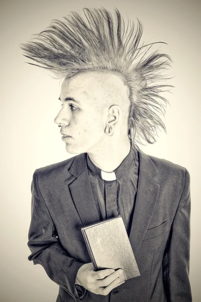 Punk priester — Stockfoto