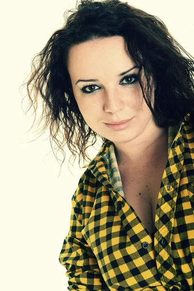Kadın güzellik uzun siyah saçlı - stüdyoda poz — Stok fotoğraf