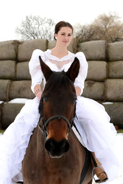 Portrait of a beautiful bride and horse — Stock Photo, Image