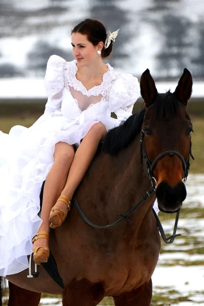 Portrait of a beautiful bride and horse — Stock Photo, Image