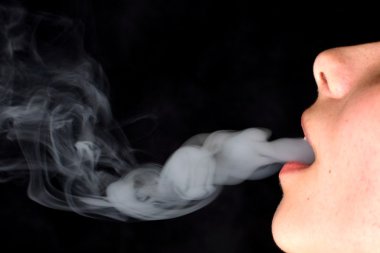 kadın Sigara İçilmeyen