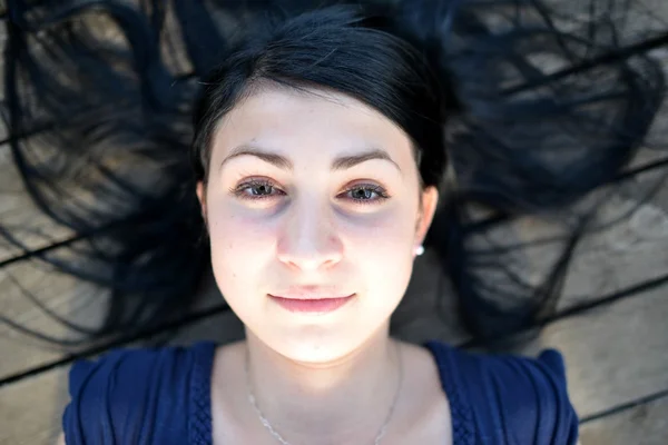 A street portrait of a beautiful young woman — Stock Photo, Image