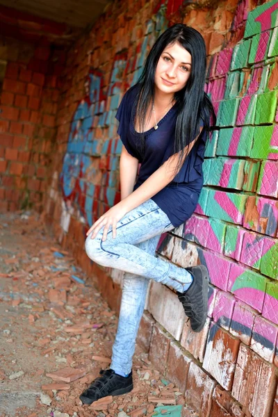 A street portrait of a beautiful young woman — Stock Photo, Image