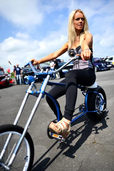 Girl on a motorcycle — Stock Photo, Image