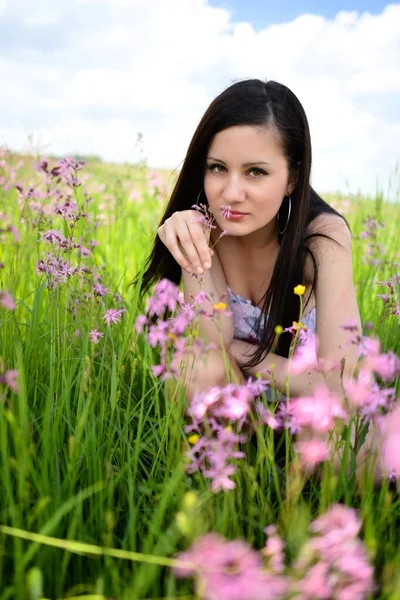 Frühlingsfrau — Stockfoto