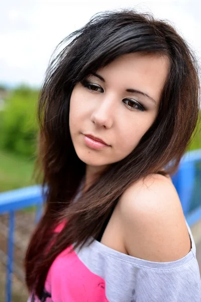 Beautiful young girl — Stock Photo, Image