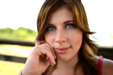 Güzel genç bayan..