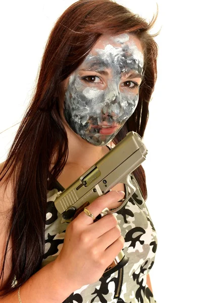 Mujer joven con pistola —  Fotos de Stock