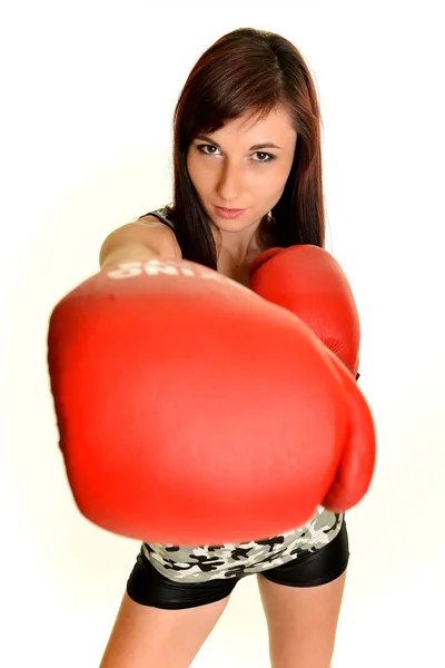 Giovane donna con guanto da boxe — Foto Stock