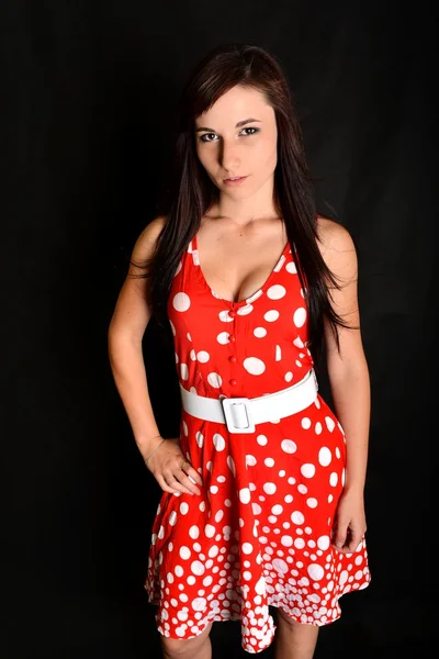 Hermosa mujer en vestido rojo. —  Fotos de Stock