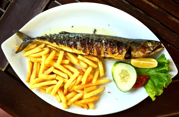 Grilled mackerel on the plate — Stock Photo, Image